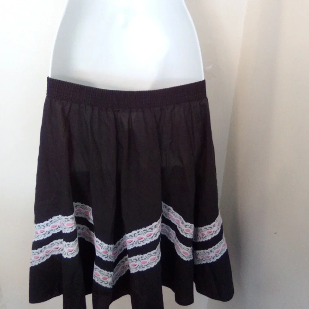 SKIRT UNBRANDED PRE-OWNED SIZE SMALL